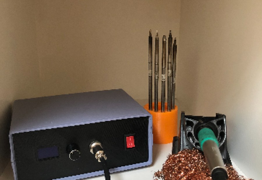 T12 soldering station with soldering iron and tips